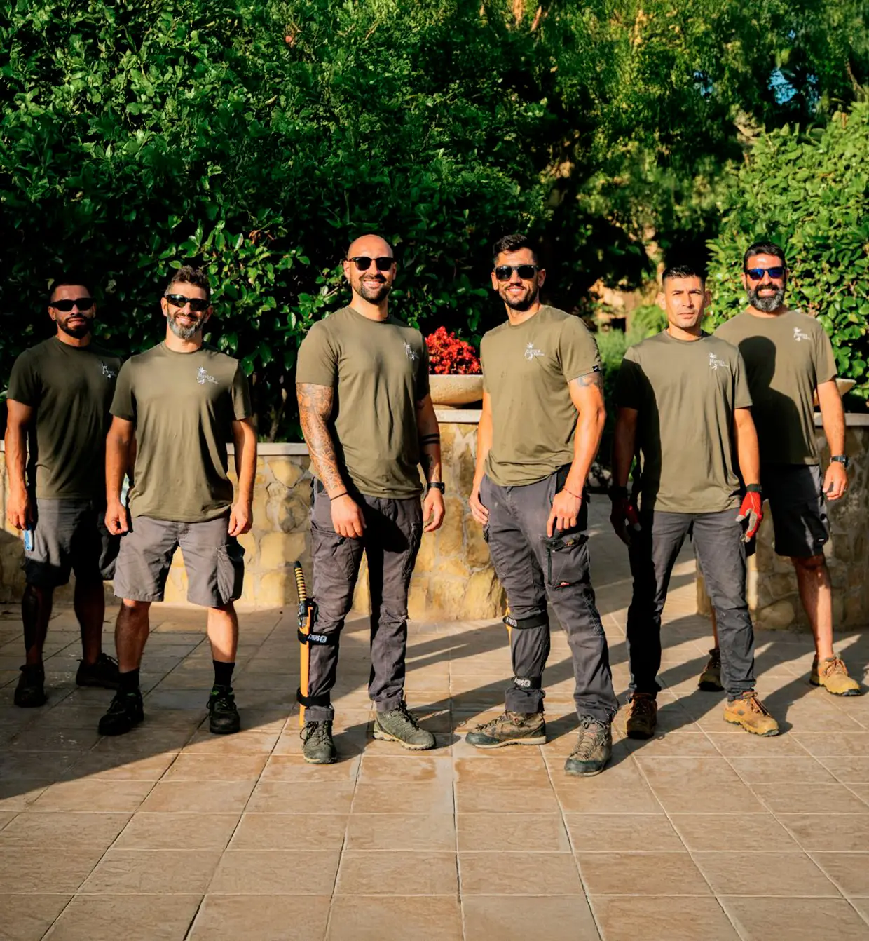 Equipo de Garden Solution Mallorca en acción